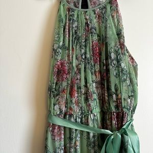 Light green dress perfect for summer!